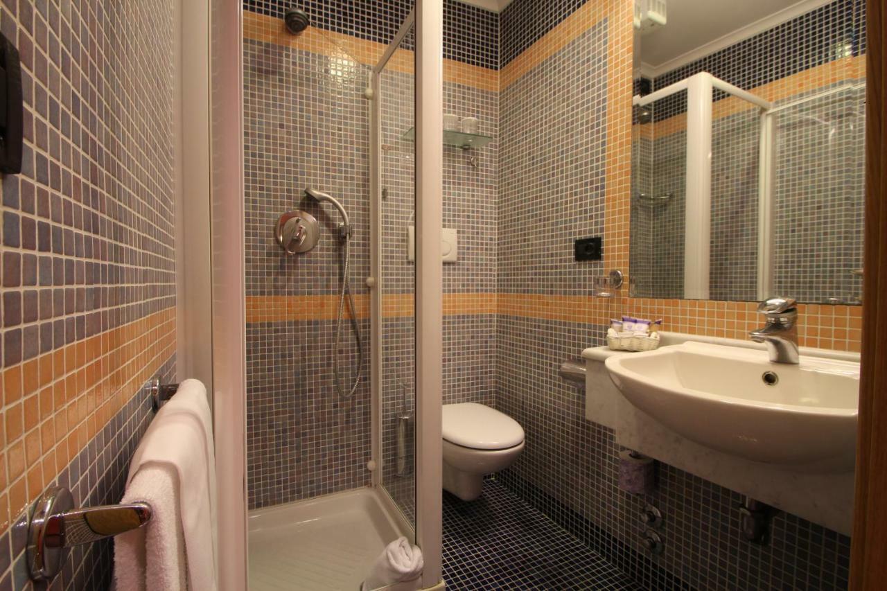 Hotel Portoghesi โรม ภายนอก รูปภาพ